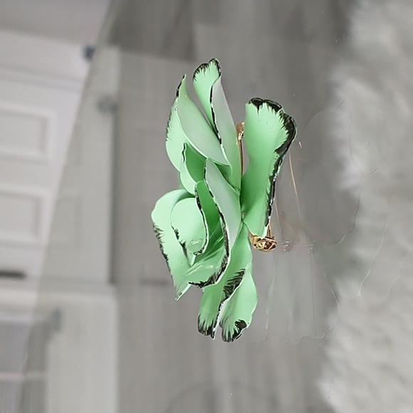 Retro Vintage Green metal gold colored bead center flower floral boho brooch pin - Picture 3 of 3